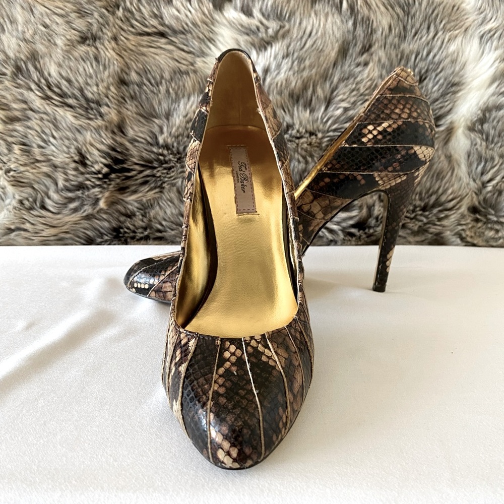 Ted Baker size UK5 / US7